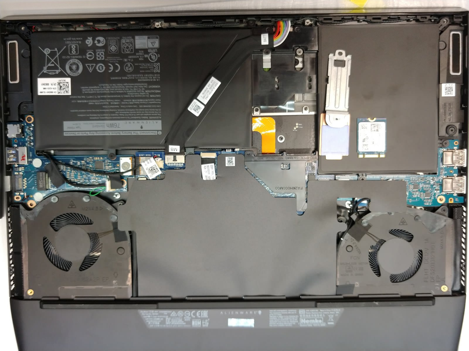 How to replace and fix DELL Alienware M15 R2 40pin 0.5mm LED DC02C00L200 0VNNMK LCD Cable (ALIENWARE M15 R2)